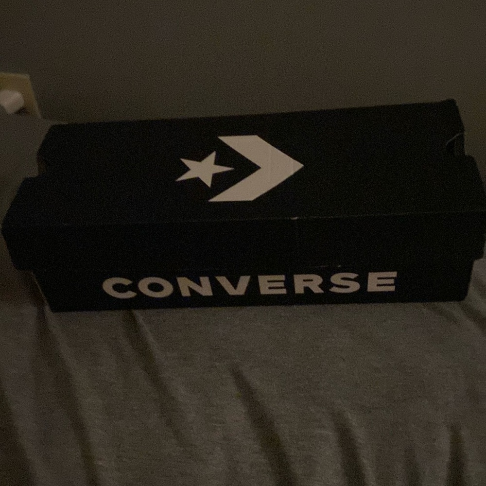 White,low converse